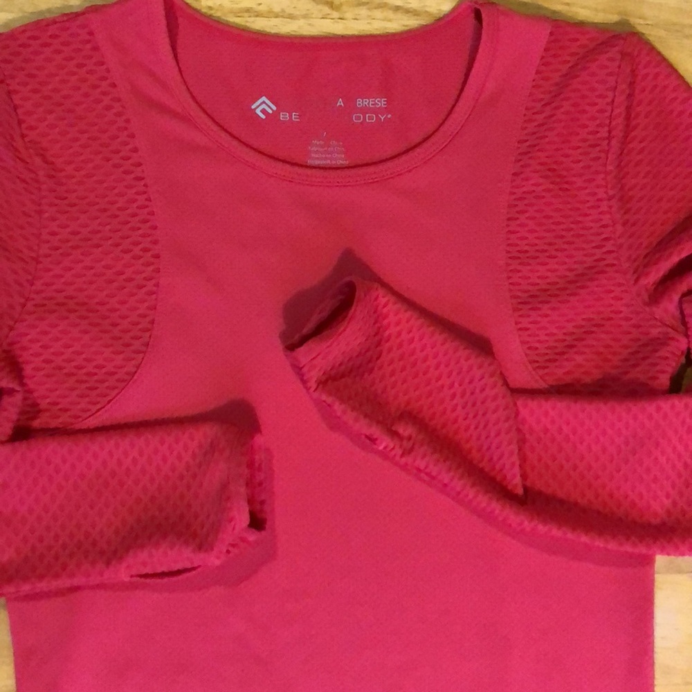 BeachBody long sleeve active top size small